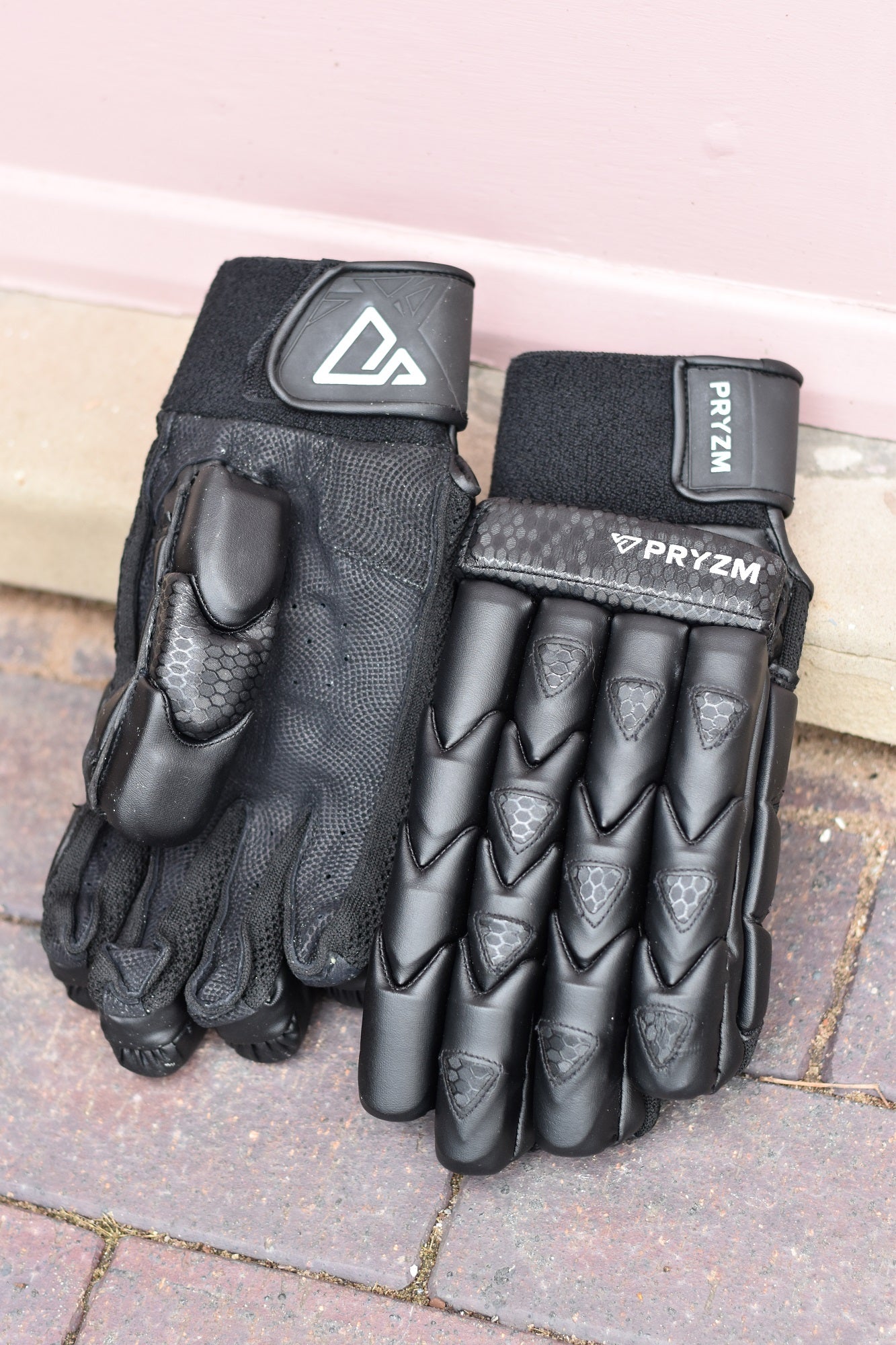 2026 Black Pads & Gloves Bundle + Blue/White/Grey Signature Wheelie Duffle Bundle