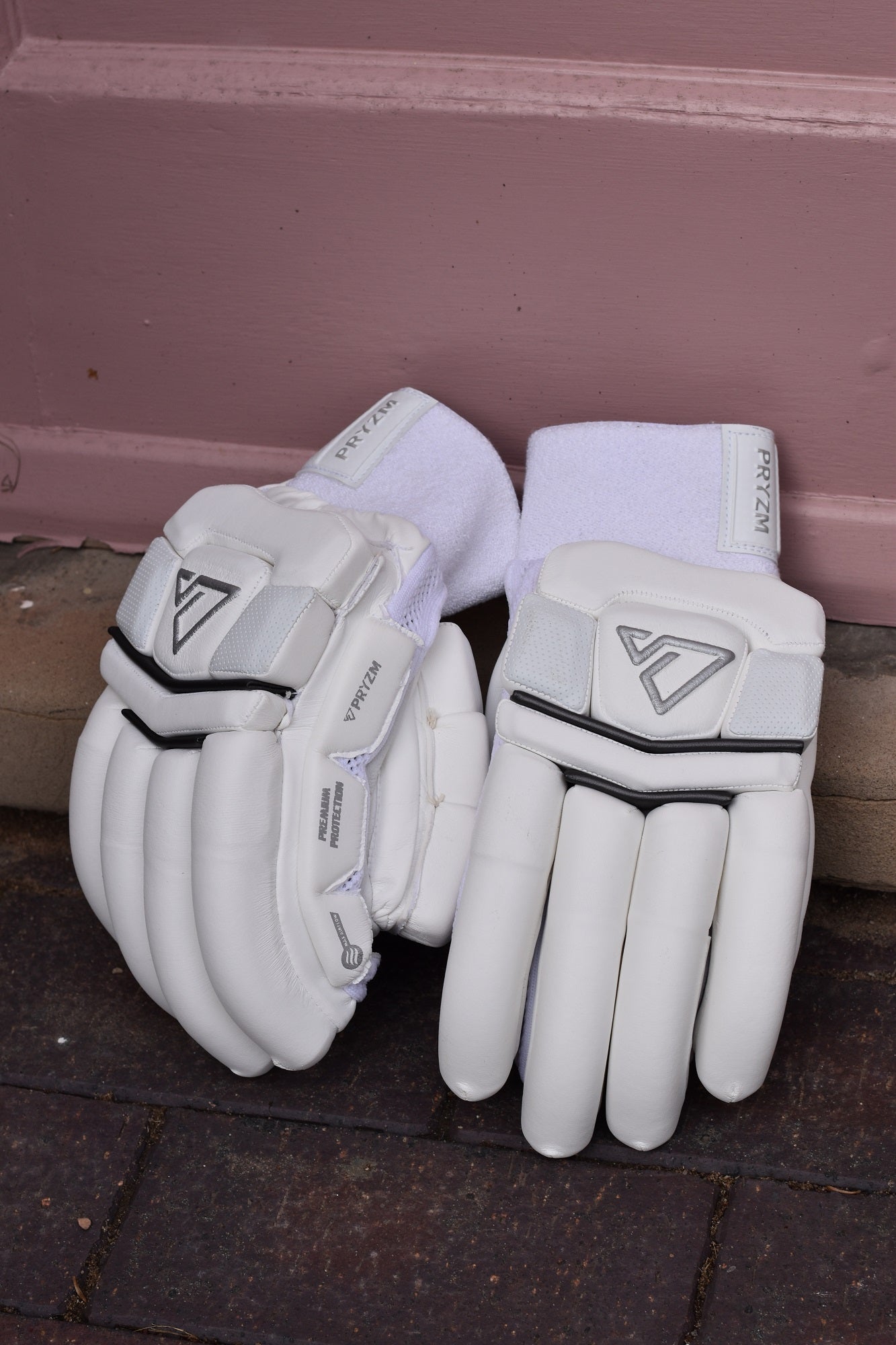 2026 Tempo Batting Pads & Heritage Gloves Bundle - Pryzm Cricket