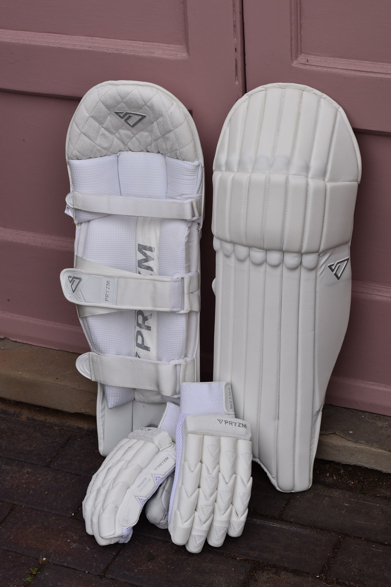 2026 Tempo Batting Pads & Gloves Bundle
