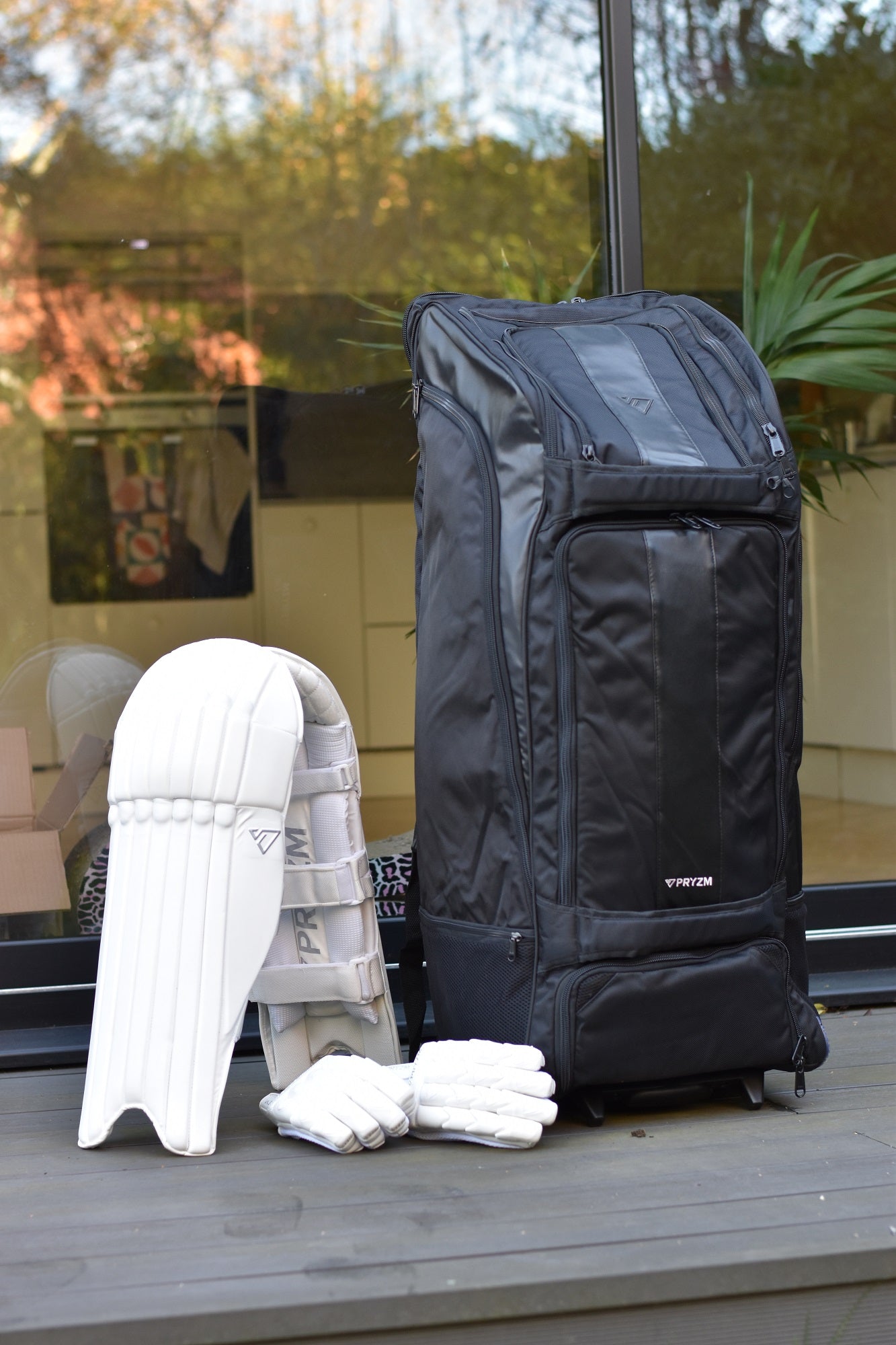 2026 Tempo Pads & Gloves + Black Signature Wheelie Duffle Bundle