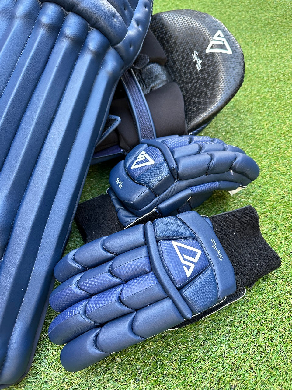 Navy Signature Pads & Gloves Bundle